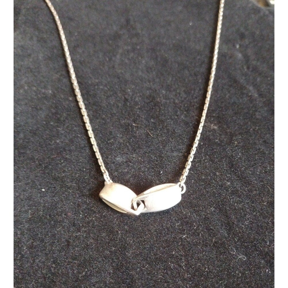 Guess Y2K silvertone interlocking pendant necklace Stamped